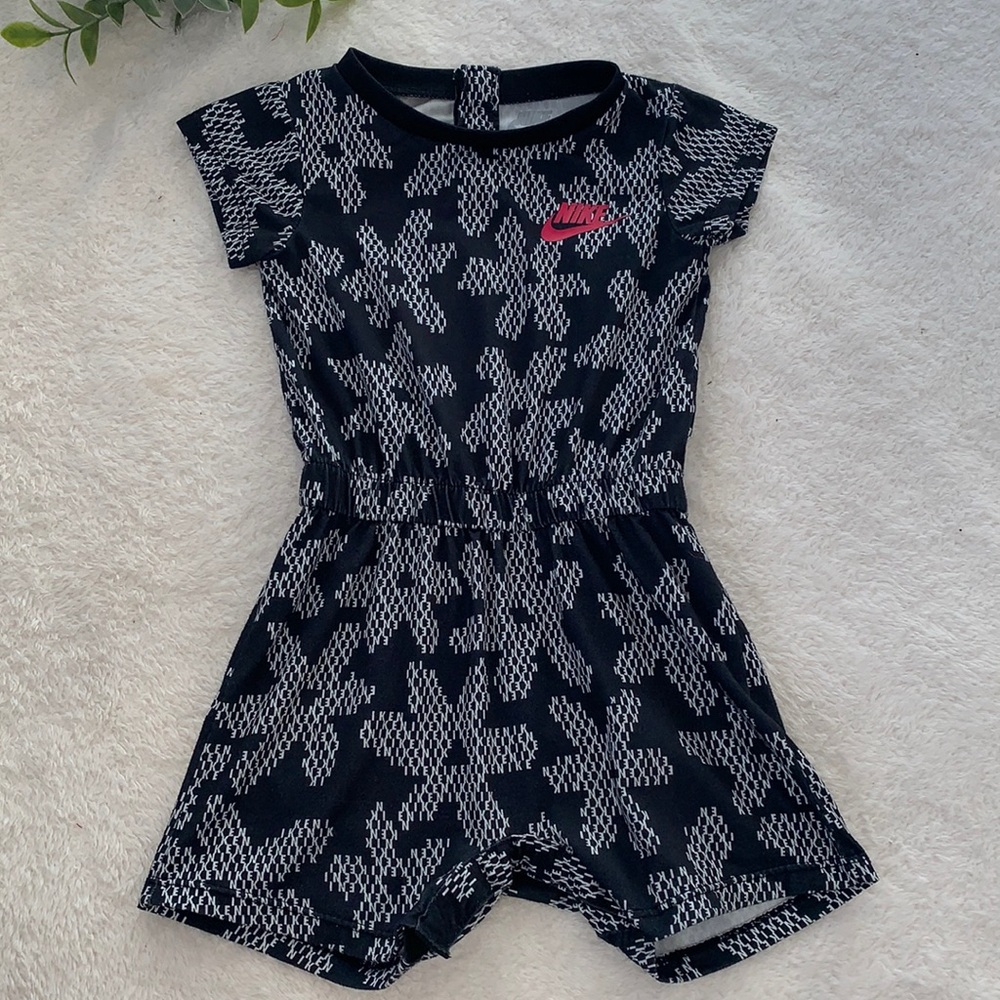 Nike Romper Black & White 18M EUC